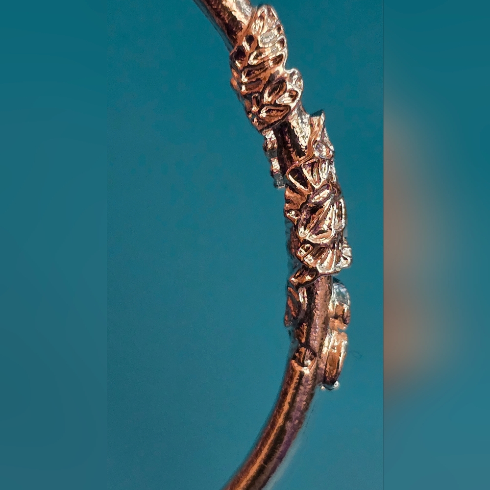 Elegant Silver Bangle Bracelet - Picture 6 of 6